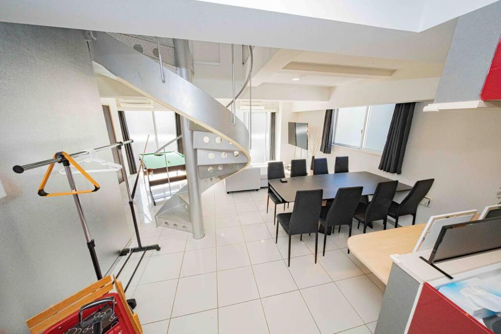 Appartement メルシアター鈍色の風・最上階デザイナーズルーム à Ōsaka Extérieur photo