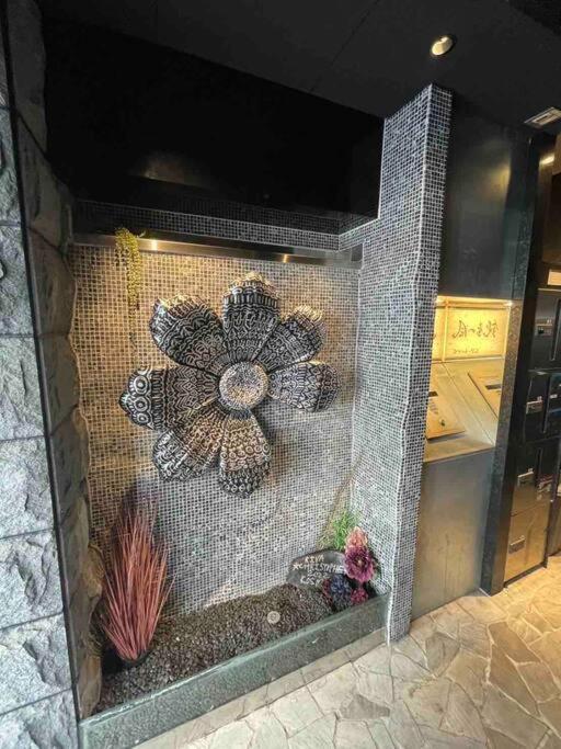Appartement メルシアター鈍色の風・最上階デザイナーズルーム à Ōsaka Extérieur photo