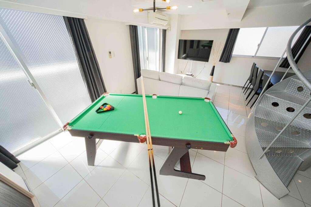 Appartement メルシアター鈍色の風・最上階デザイナーズルーム à Ōsaka Extérieur photo